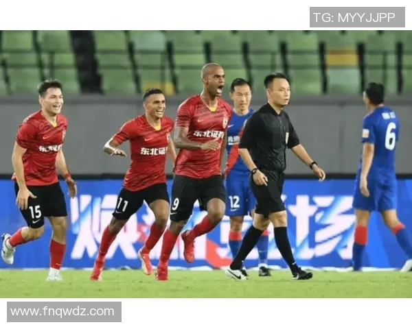 杭州排球队以70分领跑冠军赛积分榜展现强劲实力